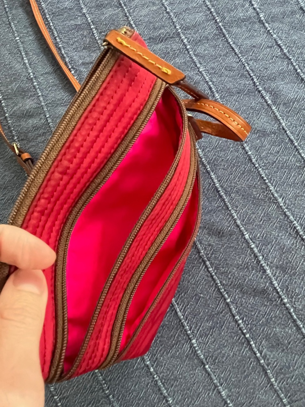 Red Dooney & Bourke nylon triple zip purse - Picture 5 of 6
